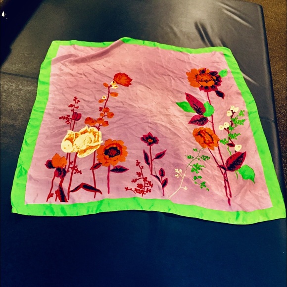 MANGO LARGE 39" x 39" square silk scarf glorious- floral garden print - Picture 2 of 6